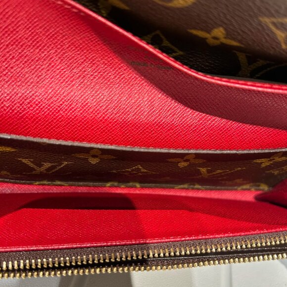 ✨Authentic Louis Vuitton Emilie Monogram Wallet WITH FREE Chain on Wallet - Picture 2 of 6